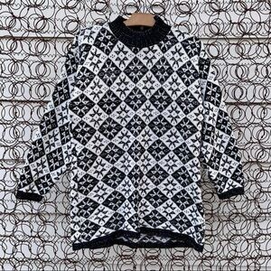 American Vintage Monochrome Geometric Sweater